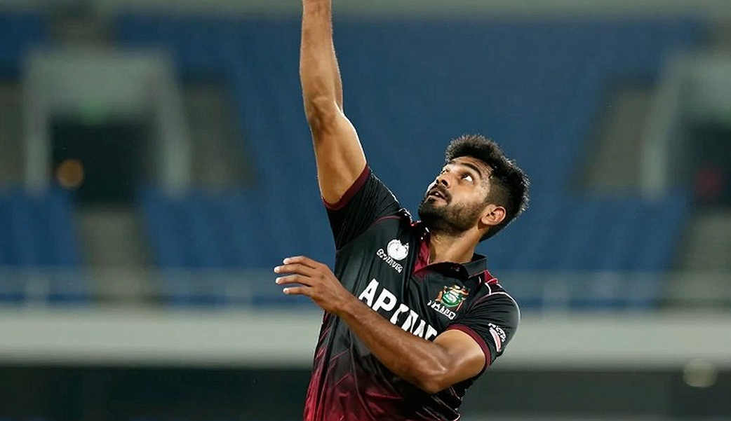 ৩৯ জনের চুক্তি: ইসিবির 'বিস্তৃত বেষ্টনী' কি ইংলিশ ক্রিকেটের নতুন যুগের সূচনা, নাকি ফ্র্যাঞ্চাইজি লিগের বিরুদ্ধে এক নীরব ঘোষণা?