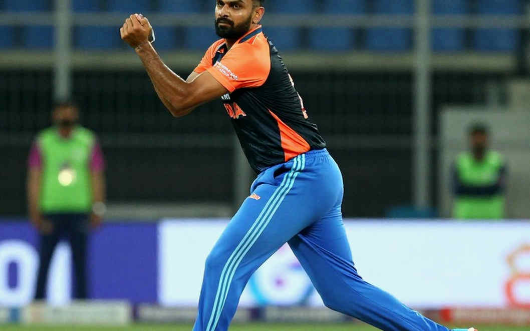 খালি ডেটার মাঠে: ট্রান্সফার উইন্ডোর শব্দ, আর সংবাদকর্মীর দুই ঘণ্টা
