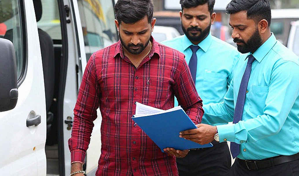 ক্লজ, ক্যালেন্ডার আর নীরবতা: ক্রিকেটের ‘ট্রান্সফার উইন্ডো’ আসলে কাকে বেছে নেয়